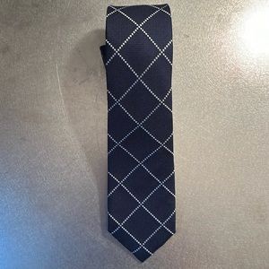 Charles Tyrwhitt Blue and White Tie